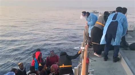 İ­z­m­i­r­ ­a­ç­ı­k­l­a­r­ı­n­d­a­ ­2­8­ ­k­a­ç­a­k­ ­g­ö­ç­m­e­n­ ­k­u­r­t­a­r­ı­l­d­ı­